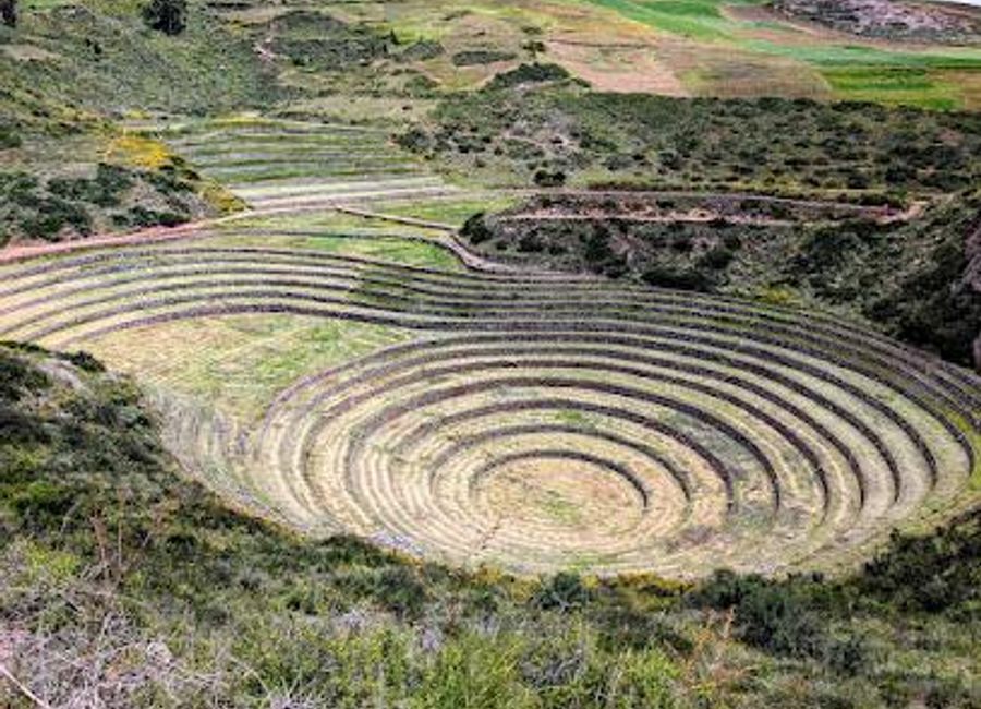 Explore the breathtaking terraces of Moray, an ancient Inca agricultural site in Peru's Sacred Valley, rich in history and stunning landscapes.