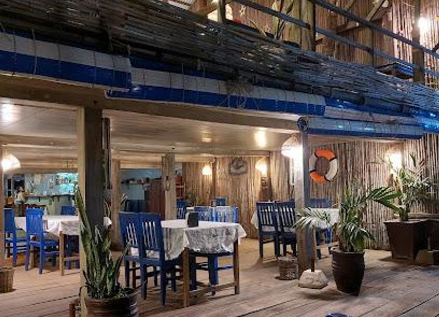 Discover the freshest seafood and local flavors at Kep Crab Market, a vibrant seafood market in Krong Kaeb, Cambodia.