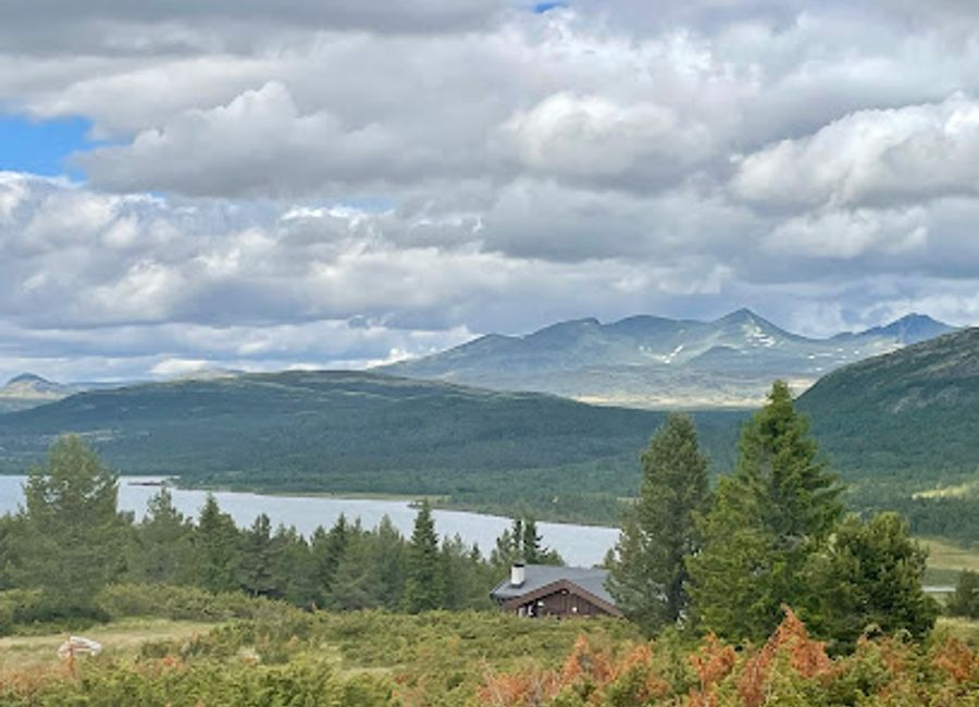 Explore the breathtaking landscapes and rich folklore at Peer Gynt Seterveg, a captivating tourist attraction in Norway's Kvam region.