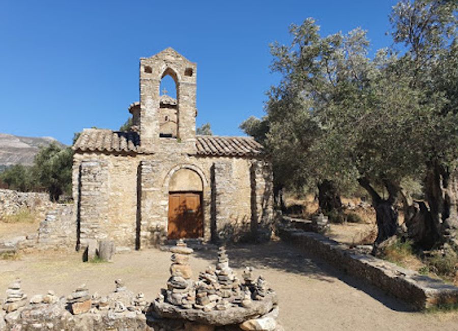 Discover the historical charm of the Church of Saint George Diasoritis, an 11th-century Greek Orthodox gem in Chalcis, Greece.
