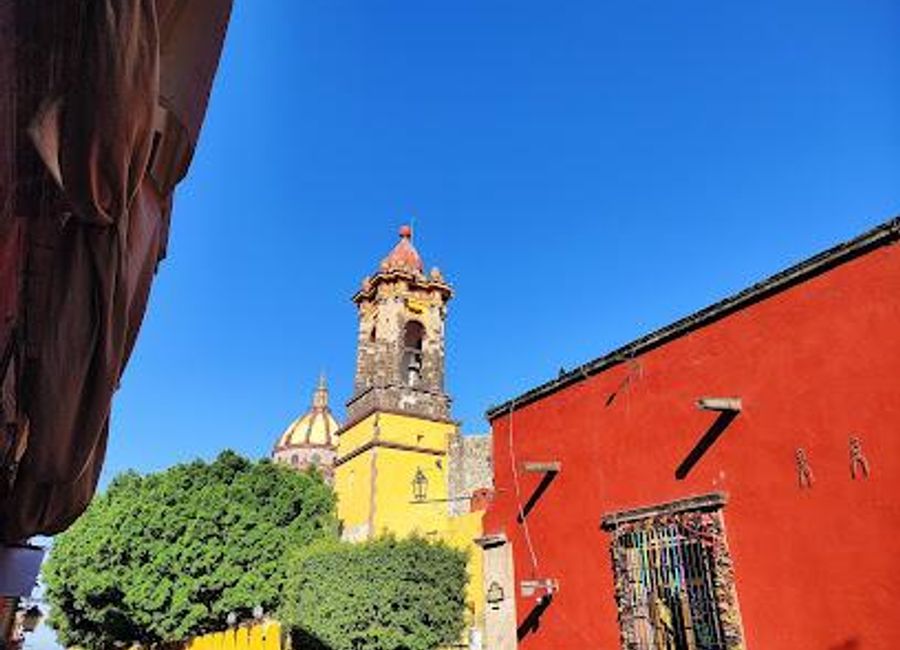 Experience the breathtaking beauty and cultural significance of the Church of the Immaculate Conception in San Miguel de Allende, a true architectural gem.
