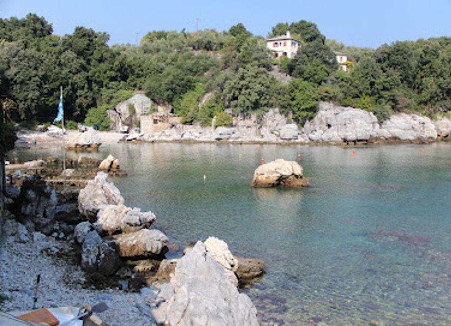 Experience the breathtaking beauty of Katarráktes Kissou, a serene waterfall destination in the heart of Kissos, Greece, perfect for nature lovers.