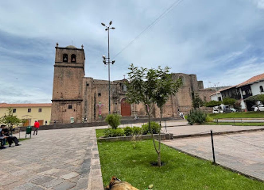Explore the rich history and spiritual heritage of Cusco at Museo y Catacumbas del Convento de San Francisco de Asís - a unique journey through time.