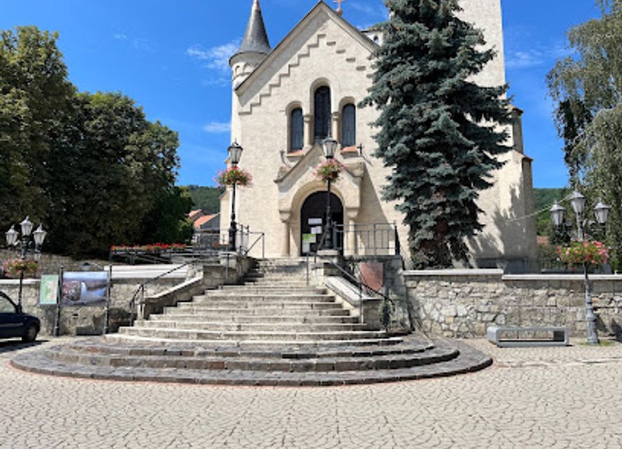 Explore the enchanting Tokaj Belváros, a historical gem in Hungary known for its exquisite wines, charming streets, and vibrant culture.