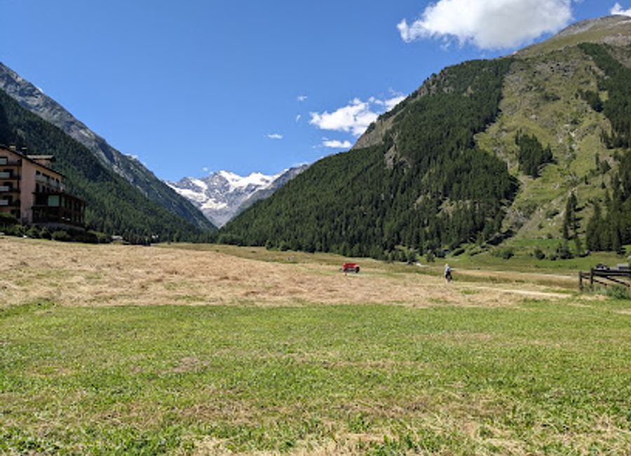Explore the breathtaking landscapes of Prato di Sant’Orso, a nature preserve in Aosta Valley, perfect for hiking, wildlife watching, and tranquil escapes.