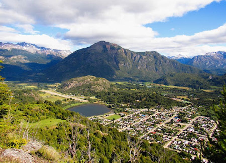 Discover the breathtaking beauty of Caminante Austral, a premier hiking destination in Los Lagos, Chile, perfect for nature lovers and adventure seekers alike.