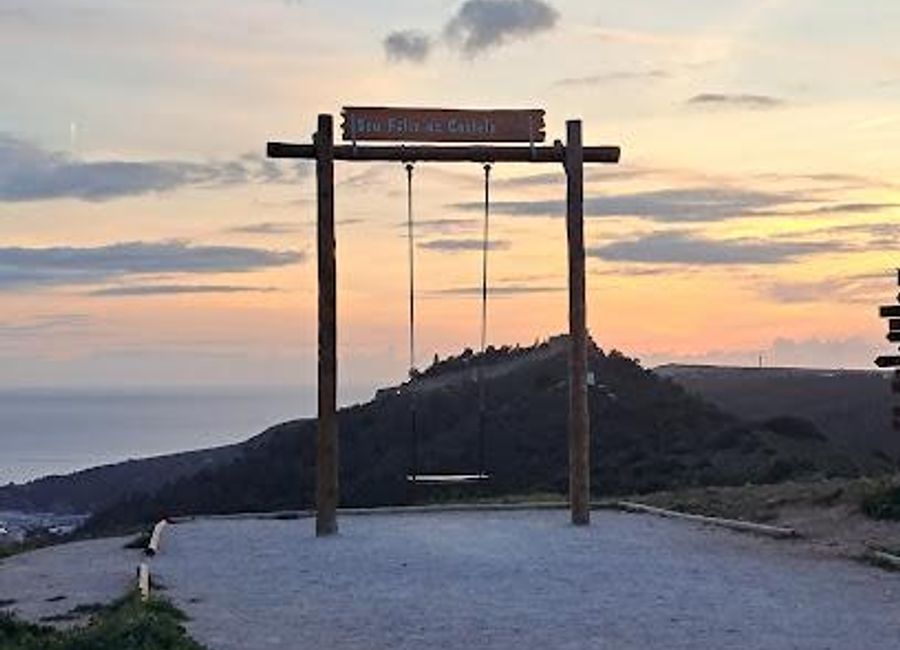 Discover the stunning Baloiço Panorâmico de Sesimbra, where breathtaking ocean views and thrilling swings create unforgettable moments in Portugal's scenic landscape.