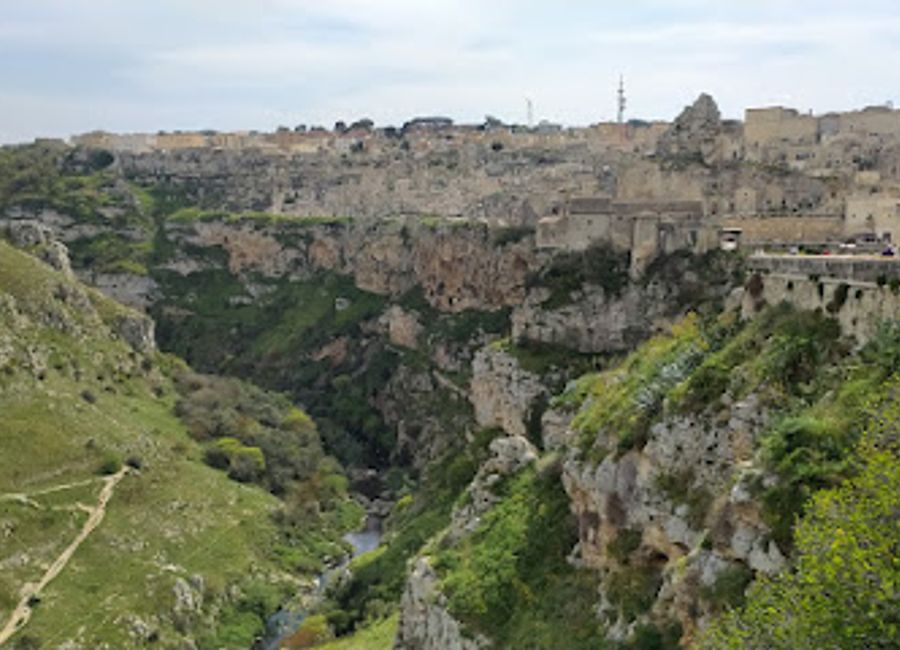 Explore the breathtaking landscapes and rich history of Gravina di Matera, a hidden gem nestled in the heart of Italy's stunning Basilicata region.