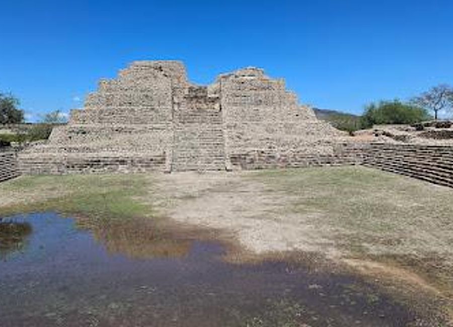 Explore the ancient wonders of Cañada de la Virgen, an archaeological site near San Miguel de Allende, rich in history and stunning landscapes.