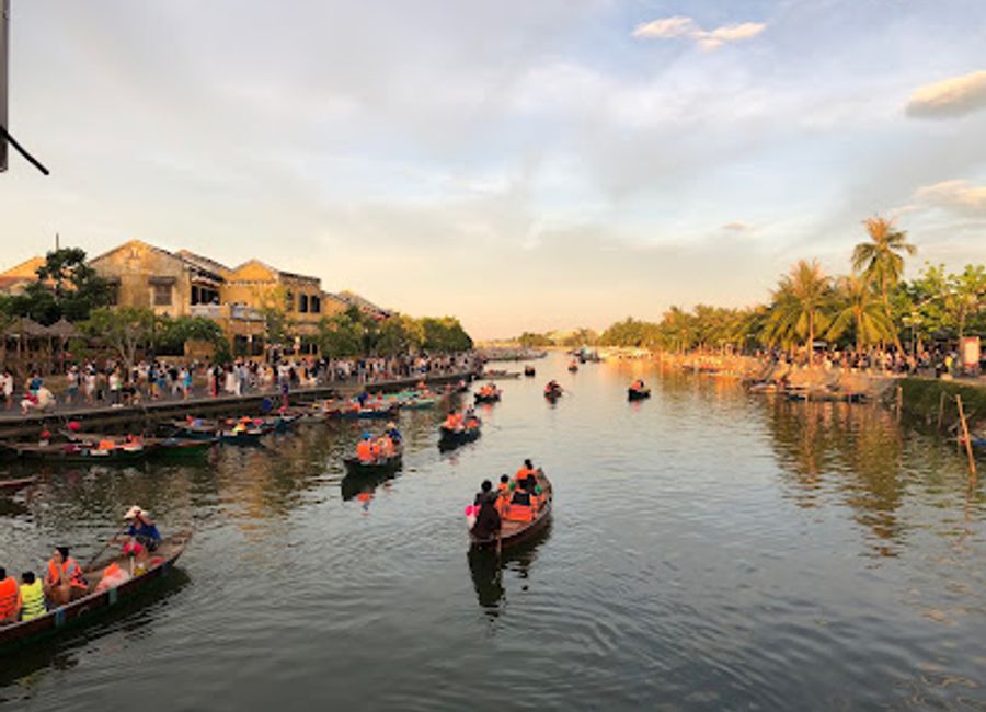 Explore the serene Thu Bồn River in Hoi An, a UNESCO World Heritage site, rich in culture, nature, and unforgettable experiences.
