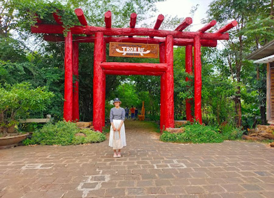 Explore Trohbu Botanic Garden: A tranquil paradise in Dak Lak, Vietnam, filled with vibrant flora and serene landscapes for every nature lover.