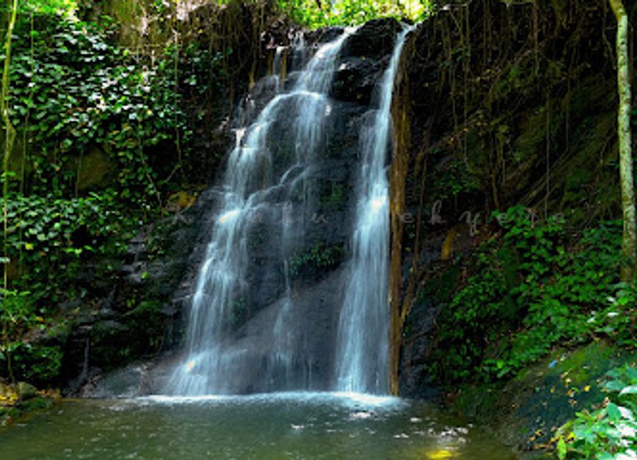 Explore the breathtaking Holuta Waterfall in Honuta, Ghana – a natural wonder offering adventure, tranquility, and stunning views.