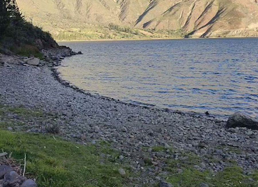 Explore the breathtaking Sendero a la Laguna de Chachas, a hidden gem in Peru offering stunning landscapes and serene waters for nature lovers.