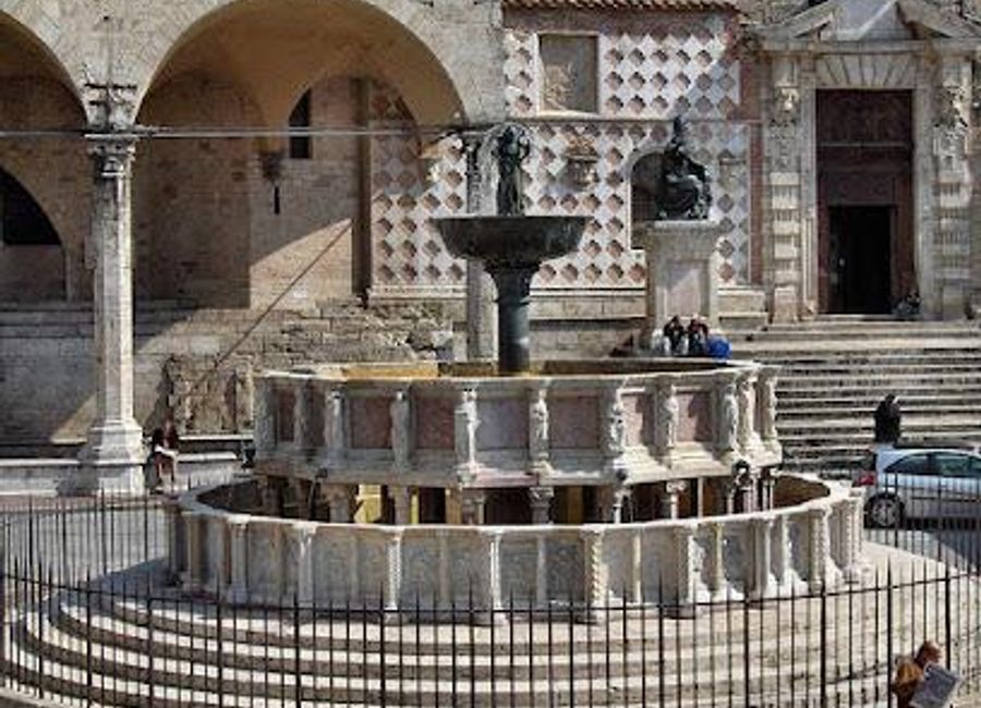 Explore the stunning Fontana Maggiore in Perugia, a masterpiece of medieval architecture and a symbol of the city's rich cultural heritage.