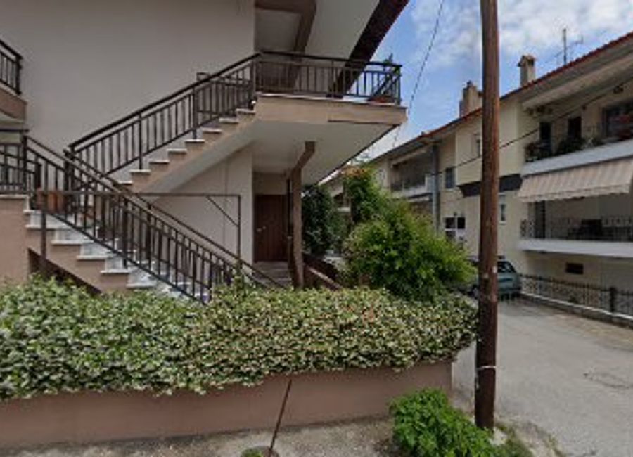 Experience the stunning beauty and rich history of Makrinitsa, a picturesque village on Mount Pelion's slopes, offering breathtaking views and charming architecture.