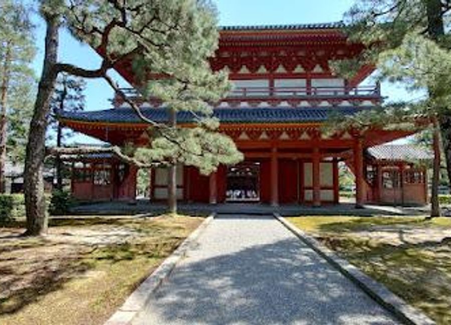 Explore the serene beauty and spiritual heritage of Daitoku-ji Temple, a historic Buddhist temple complex in Kyoto, Japan.