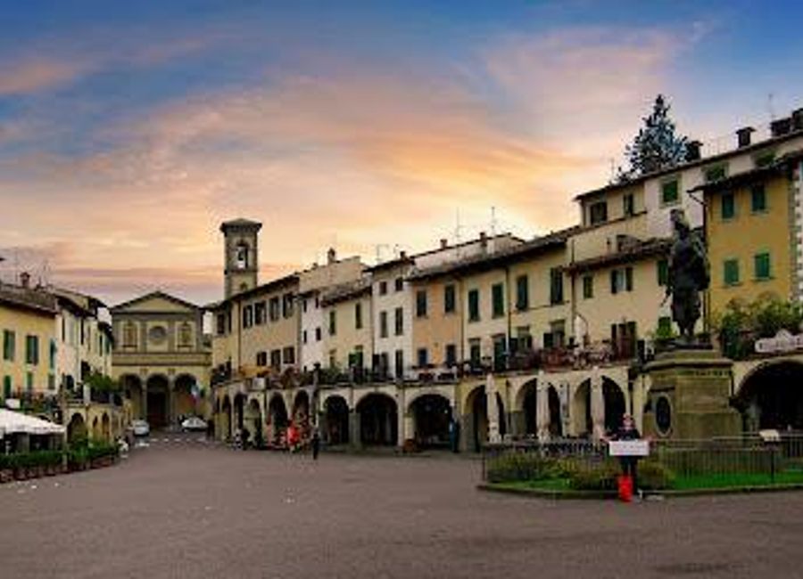 Experience the enchanting beauty and rich traditions of Greve in Chianti, a must-visit destination in Tuscany for wine lovers and culture enthusiasts.