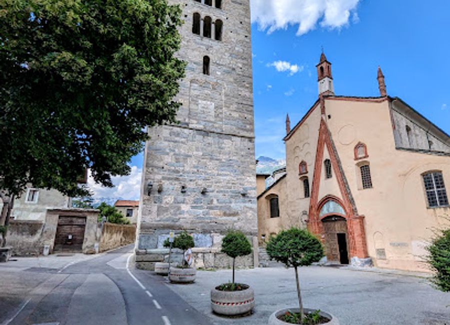 Discover the architectural splendor and serene beauty of the 12th-century Chiostro romanico di Sant'Orso in Aosta Valley, Italy.