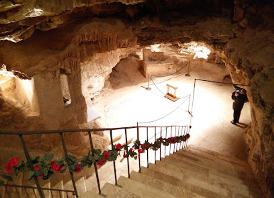 Explore the breathtaking Grotta di Sant'Oronzo, a stunning cave in Turi known for its unique geological formations and serene atmosphere.