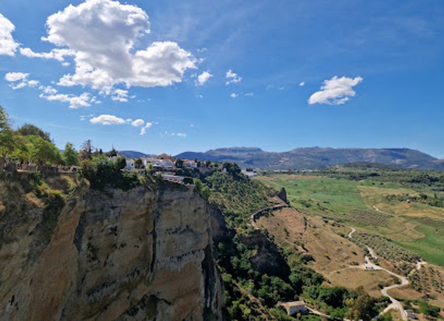 Explore the stunning views of Ronda's valleys at Paseo De Los Ingleses, a must-visit observation deck in Málaga, Spain.