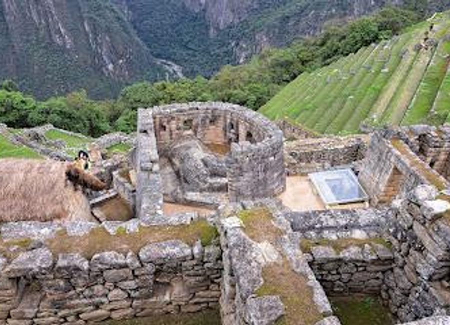 Explore El Templo del Sol, a breathtaking Inca temple in Aguas Calientes that offers rich history and stunning views of the Andes mountains.