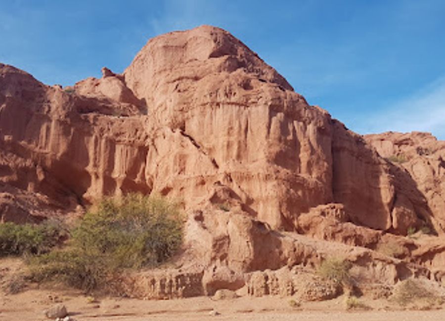 Discover the awe-inspiring Garganta del Diablo in Salta, Argentina: a natural wonder sculpted by millennia of erosion in the Quebrada de las Conchas.