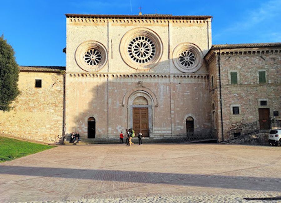 Discover the serene beauty of Chiesa di San Pietro in Assisi, a splendid church embodying rich history and breathtaking architecture.