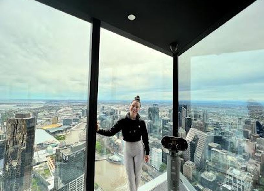 Discover Melbourne from new heights at the Melbourne Skydeck, the ultimate observation deck experience showcasing breathtaking city views.