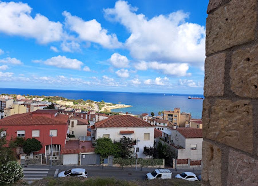 Discover the enchanting Passeig Sant Antoni in Tarragona, a vibrant promenade that showcases the city's history, culture, and stunning coastal views.