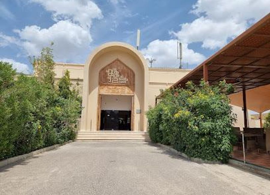 Explore the stunning Al Hoota Cave, a natural wonder nestled in Oman's Western Hajar Mountains, showcasing breathtaking formations and rich biodiversity.