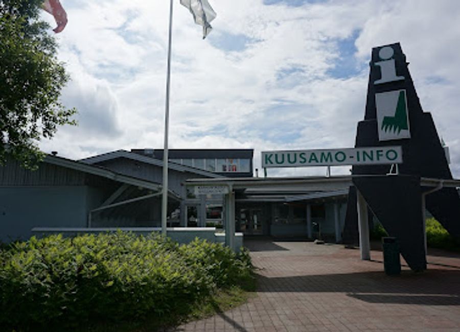 Explore the Hannu Hautala Nature Photography Center, where stunning nature photography meets the serene beauty of Finnish landscapes in Kuusamo.