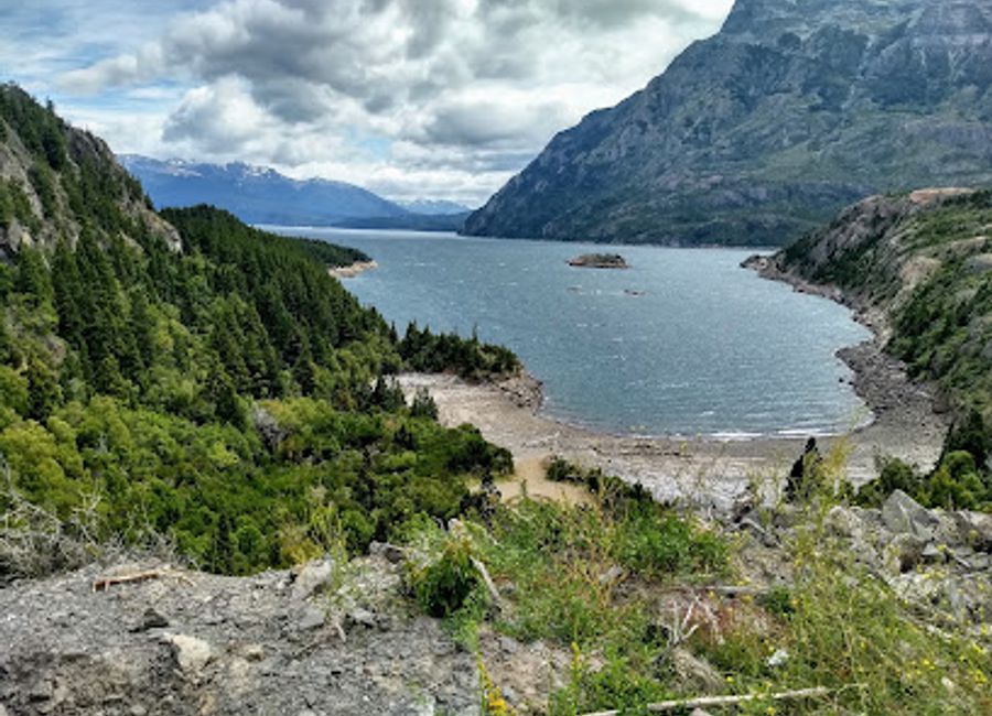 Explore the breathtaking Presa Futaleufú in Chubut Province, Argentina - a stunning destination for nature lovers and adventure seekers.
