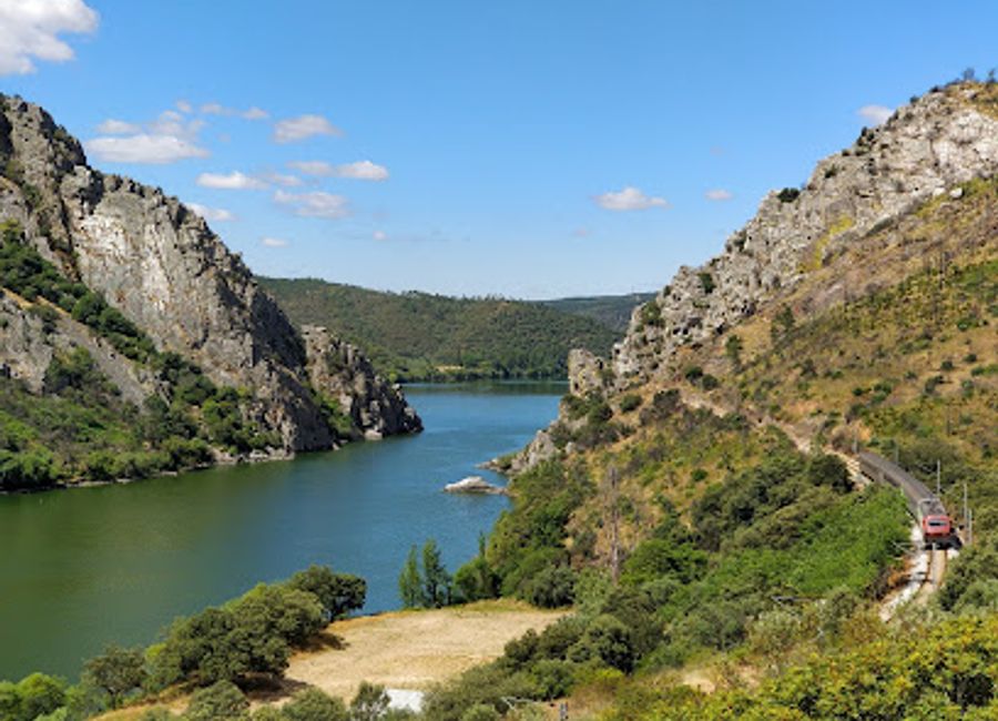 Discover the breathtaking beauty of Portas do Ródão Natural Monument, a serene national park in Portugal, perfect for outdoor adventures and nature lovers.