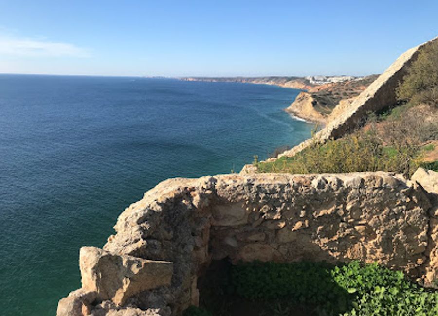 Discover the historic Forte de Almádena, a picturesque fortress in the Algarve with stunning ocean views and rich history, perfect for every traveler.