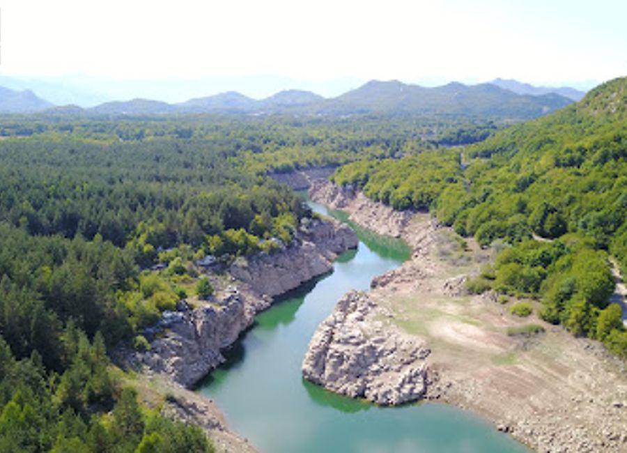 Explore the natural beauty and stunning caves of Pećinski Park Grabovača, a unique tourist attraction in Croatia perfect for nature lovers and adventurers.