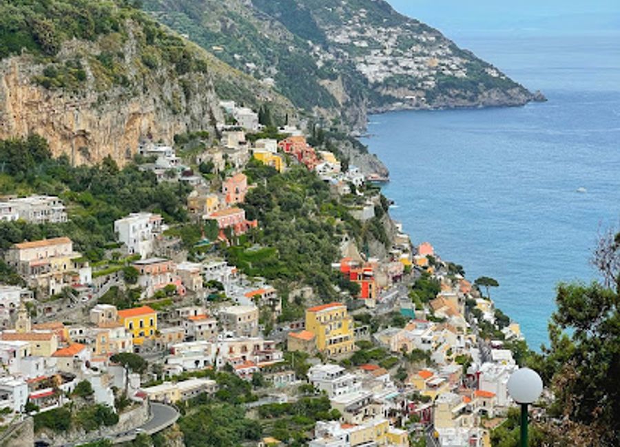 Explore Montepertuso Il Buco's breathtaking views and unique geological features in the heart of Positano, an unforgettable destination for every traveler.