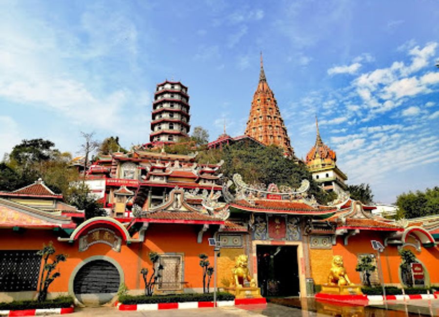 Explore Wat Tham Khao Noi, a picturesque Buddhist temple in Kanchanaburi, Thailand, surrounded by natural beauty and rich cultural heritage.