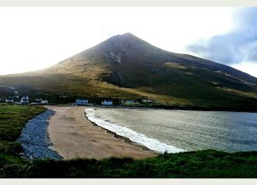 Explore Achill Island, a breathtaking destination in County Mayo, known for its dramatic landscapes, rich history, and vibrant local culture.