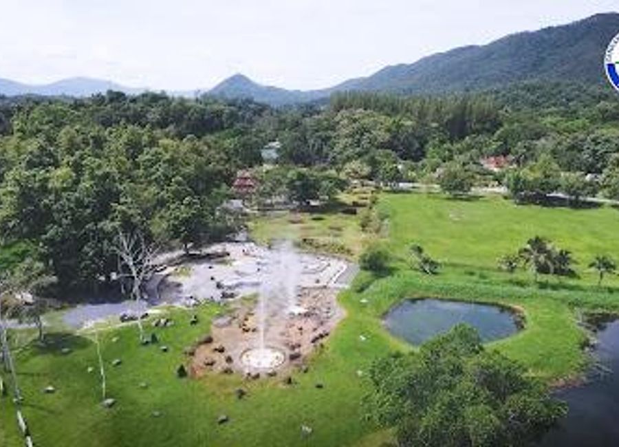 Discover the healing powers of nature at San Kamphaeng Hot Springs, a serene retreat in Chiang Mai offering rejuvenating thermal waters and picturesque landscapes.