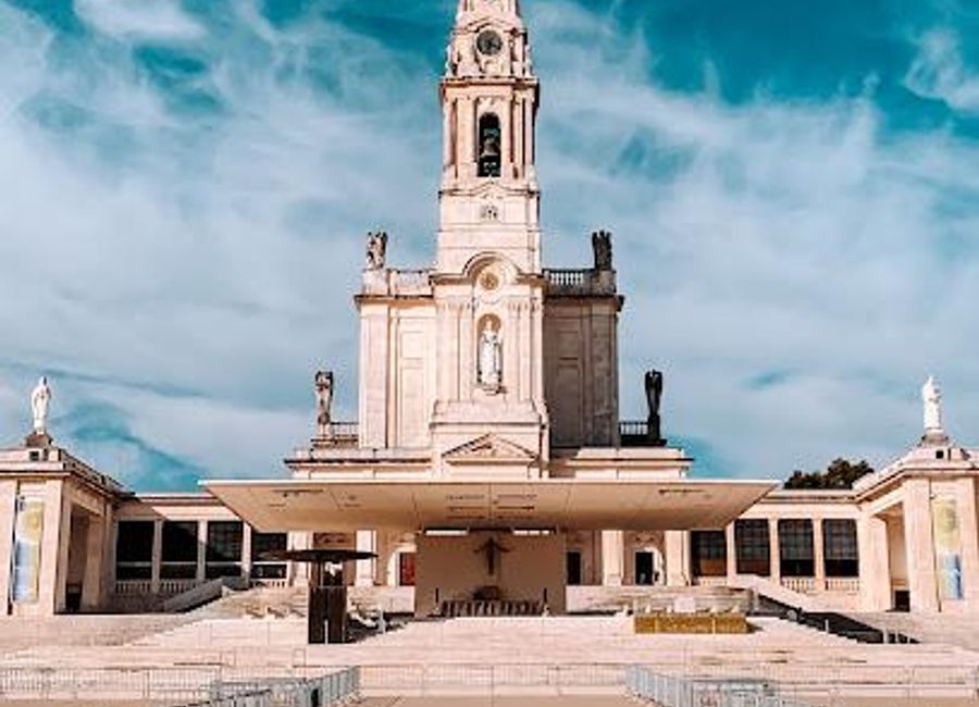 Experience the spiritual serenity of the Sanctuary of Our Lady of Fátima, a world-renowned pilgrimage site rich in history and beauty.