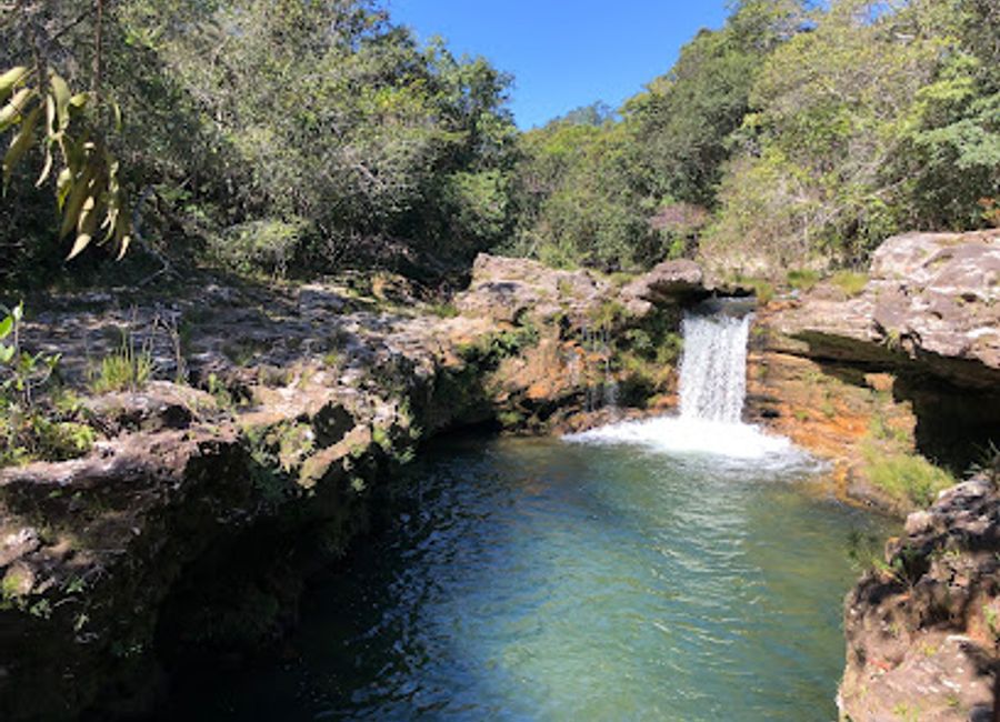 Discover the serene beauty of Cachoeira do Rodeador, a hidden waterfall oasis near São Jorge in Chapada dos Veadeiros.