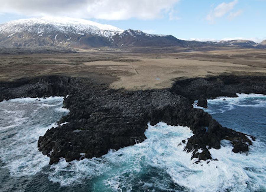 Explore the breathtaking Dagverðará River, a hidden gem of the Snæfellsnes Peninsula, offering stunning landscapes and serene nature experiences.