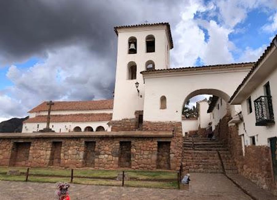 Explore the rich history and stunning landscapes of Centro Arqueológico de Chinchero, a key archaeological site in the heart of Peru's Sacred Valley.