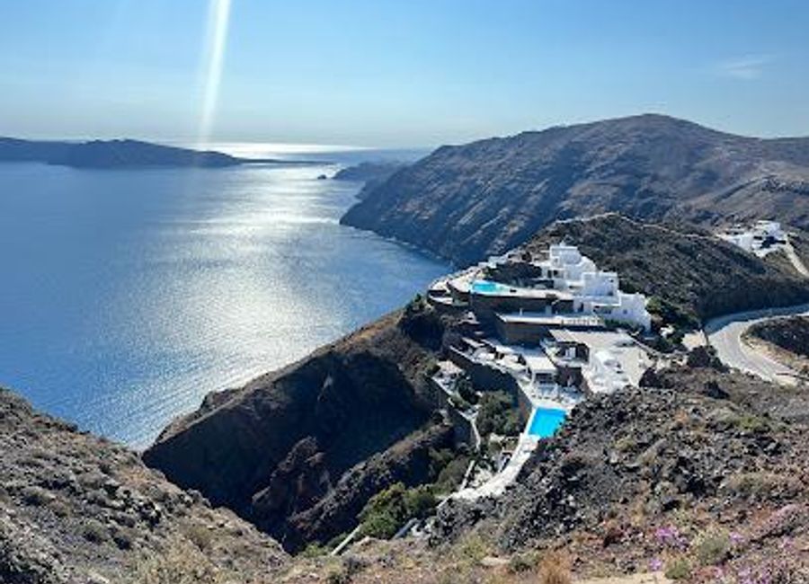 Discover the breathtaking views and stunning landscapes of Santorini on the iconic Fira to Oia Walk, a must-do for every traveler.
