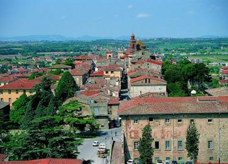 Discover the charm of Castiglione del Lago, a medieval town in Umbria, where history, stunning landscapes, and delicious cuisine await.