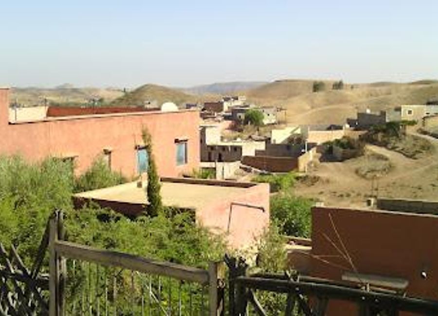 Discover Lalla Takerkoust: A serene escape with stunning lakeside views, outdoor adventures, and rich Moroccan culture in the heart of the Atlas Mountains.