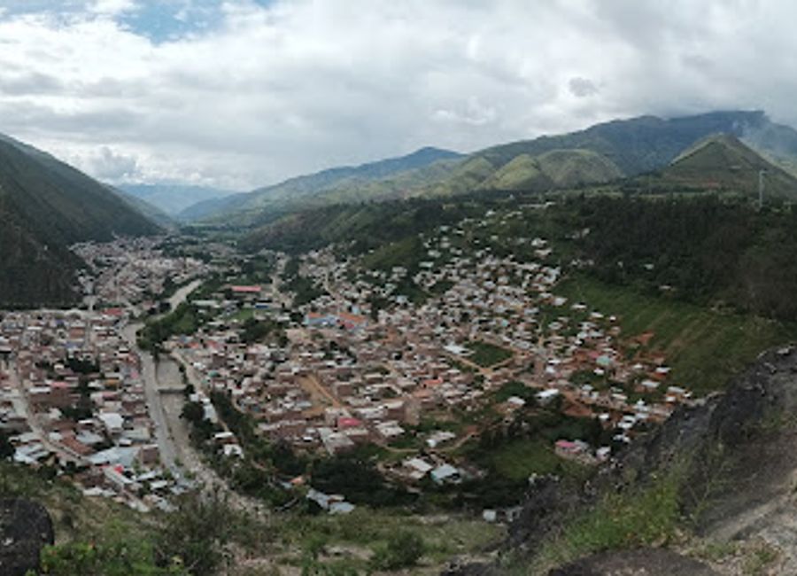 Discover the enchanting Caverna Turística Jatun Uchco, a natural wonder in Ambo, Peru, perfect for adventurers and nature lovers seeking breathtaking landscapes.