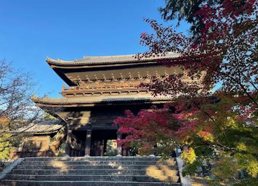 Discover the tranquility of Nanzen-ji, a historic Buddhist temple complex in Kyoto, where spirituality meets stunning natural beauty.