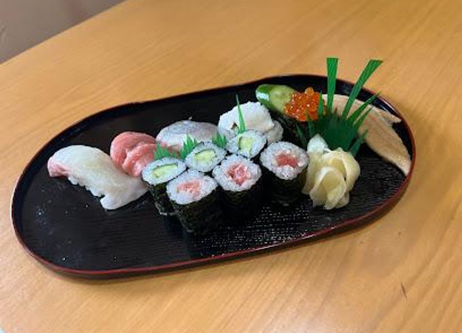 Discover the culinary secrets of sushi making in Kyoto with hands-on classes led by expert chefs, perfect for all skill levels.