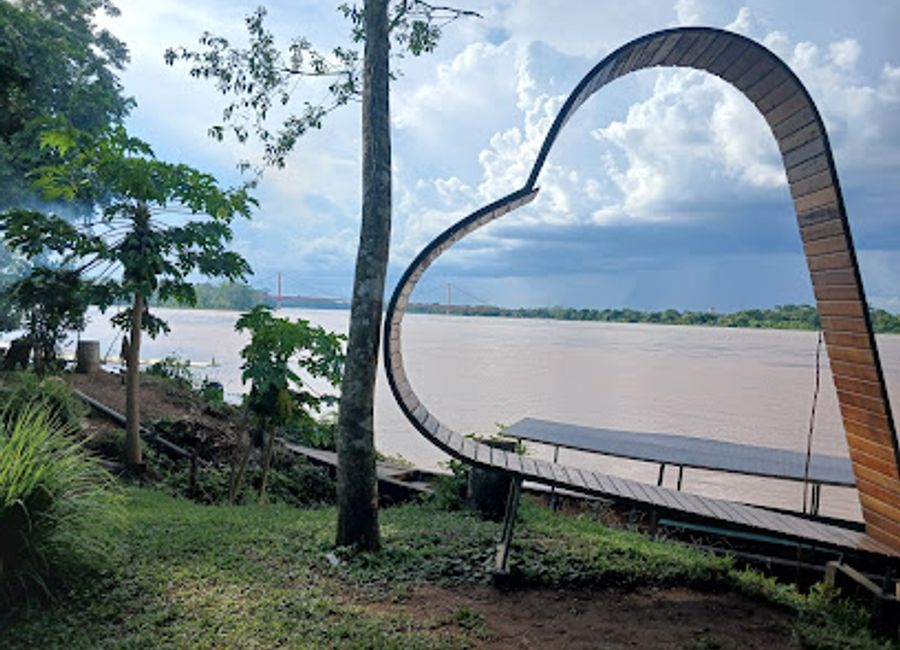 Discover the breathtaking beauty and rich biodiversity of Rio Madre de Dios, a must-visit destination in the heart of the Peruvian rainforest.